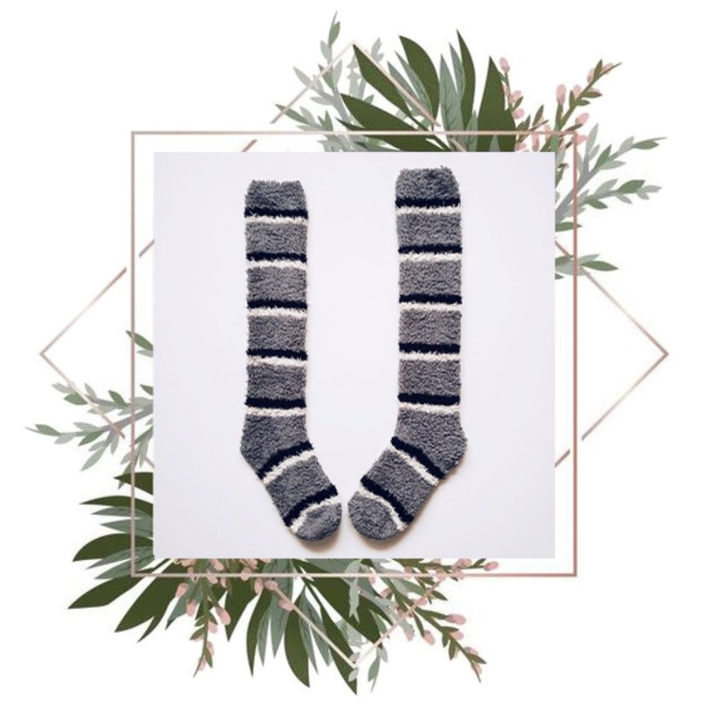 𝙇𝘼𝙎𝙏 𝘾𝙃𝘼𝙉𝘾𝙀!!!🧦 | Cosy high socks
